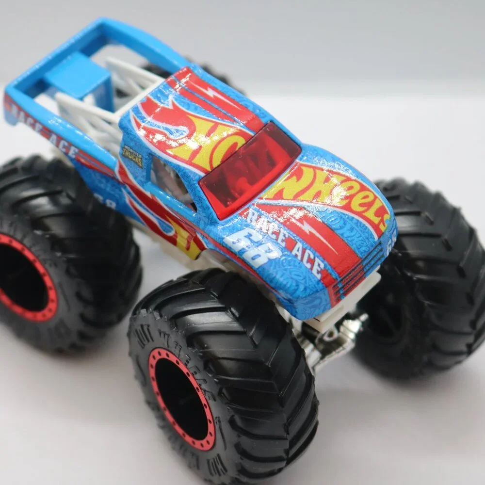 Monster Truck Race Ace truck 1/64 scale